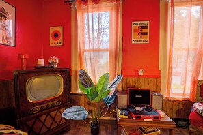 Interior - 4 BR Home 5 Mins to Cedar Point, Retro 1970s!

 (Sandusky)