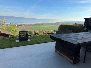 تناول الطعام بالخارج