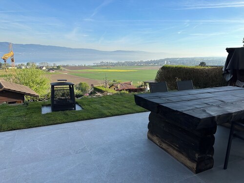 Chalet with panoramic view of the lake - a stay "Relax & Tranquility" 