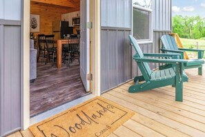 Outdoor dining - Hot Tub~Firepit~Riverfront~Near Lake Cumberland (Jamestown)