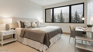 3 bedrooms, desk, iron/ironing board, WiFi (free)