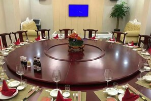 Dining - Red Apple Hotel (Luoyuan)