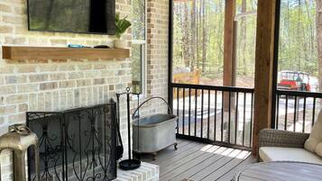 智能电视、壁炉