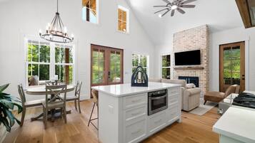 智能电视、壁炉