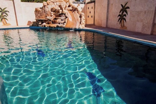 West side, heated pool (with fee), family house!