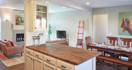 Southwestern eastside adobe with private pool!