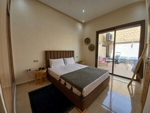 4 slaapkamers, een strijkplank/strijkijzer, wifi, beddengoed