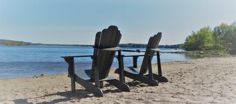 Cozy Lakeside Cottages, Boat, Kayak&SUP Rentals, and Pet-Friendly Accommodations
