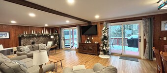 Relaxing Gunstock Chalet! Near Lake Winnipesaukee and Gunstock Mountain!