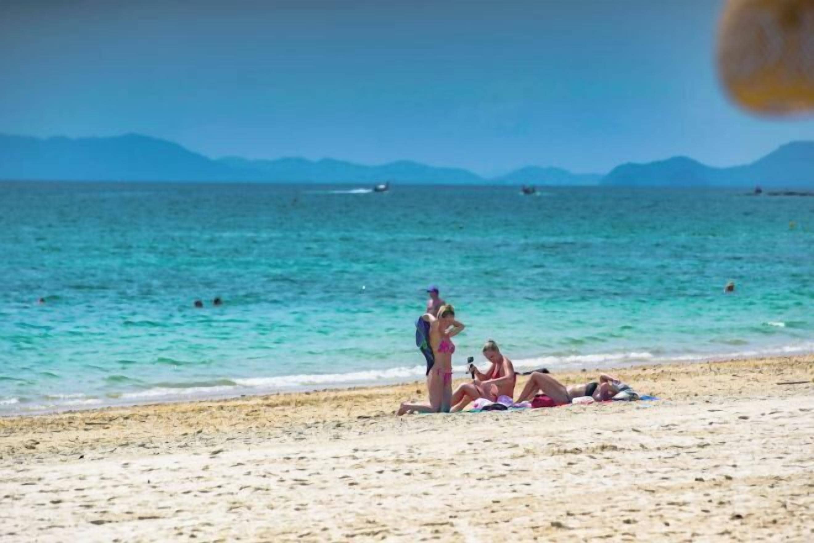 Privat strand i nærheten og strandhåndklær