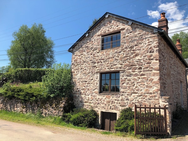 Exterior - Belle Maison Morvandelle (Moux-en-Morvan)