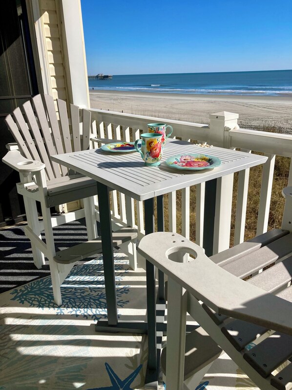 Outdoor dining - Oceanfront Newly Renovated 2 Bedroom, Family-Friendly & Steps to Beachfront Fun! (Myrtle Beach)