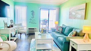 Smart TV - Oceanfront Newly Renovated 2 Bedroom, Family-Friendly & Steps to Beachfront Fun! (Myrtle Beach)