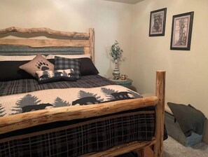 4 bedrooms, desk, iron/ironing board, travel cot