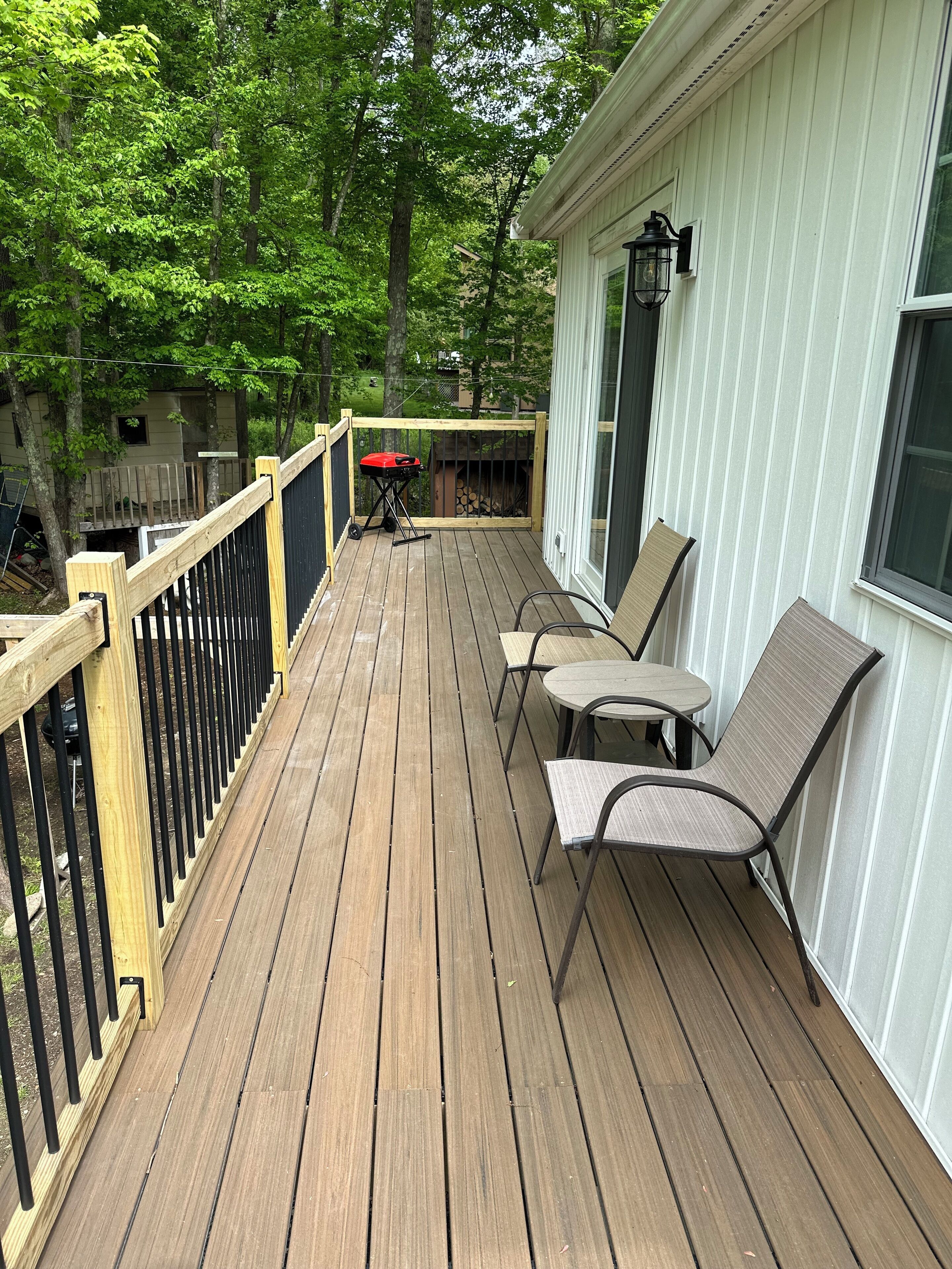 Gansett Getaway 3 Miles From the Town Beach!