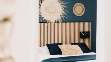 4 bedrooms, desk, iron/ironing board, travel cot