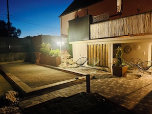 Terrace/patio - La Belle Vallée Gîte & SPA Terrain de Pétanque Salle de Jeux (Ormersviller)