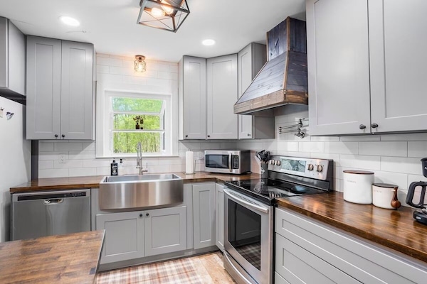 Frigorífic, microones, forn i placa de cuina