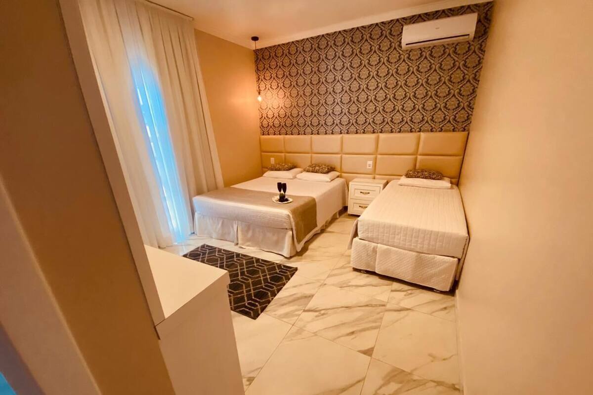 Quadruple Room | In-room safe, blackout drapes, soundproofing, WiFi (free)