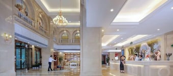 Vienna International Hotel (Wanzhou Gaosuntang Pedestrian Street Branch)