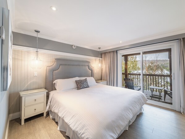 Habitación clásica, 1 cama King size, balcón, vista al lago | Ropa de cama hipoalergénica, cortinas blackout y insonorización 