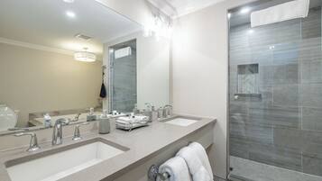 Luxury Suite, Garden View | Bathroom | Shower, free toiletries, hair dryer, towels