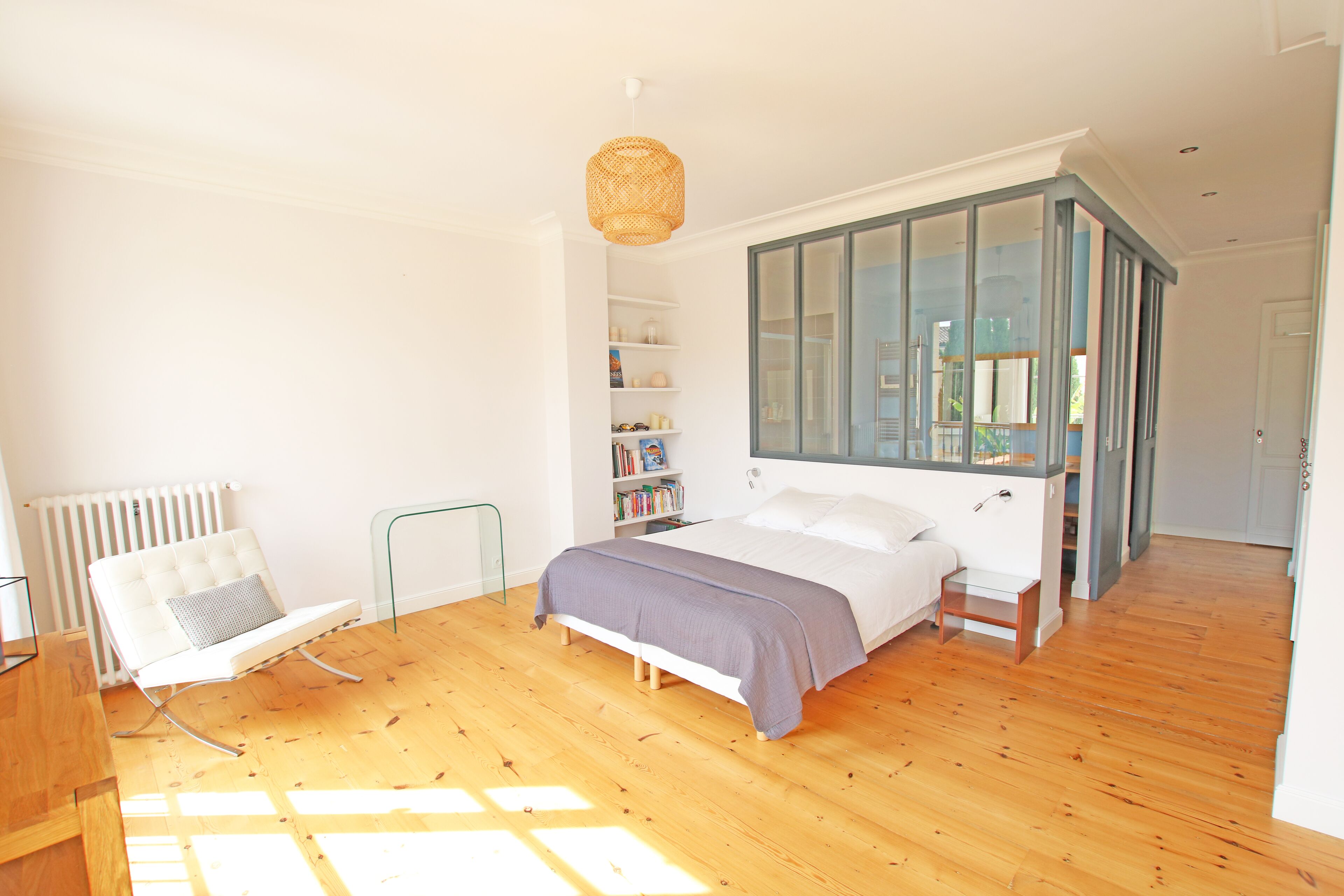 5 slaapkamers, een strijkplank/strijkijzer, reisbedje, wifi