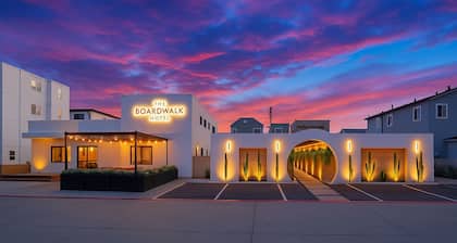Boardwalk Hotel: Bikes, Boards & Beach Gear Included