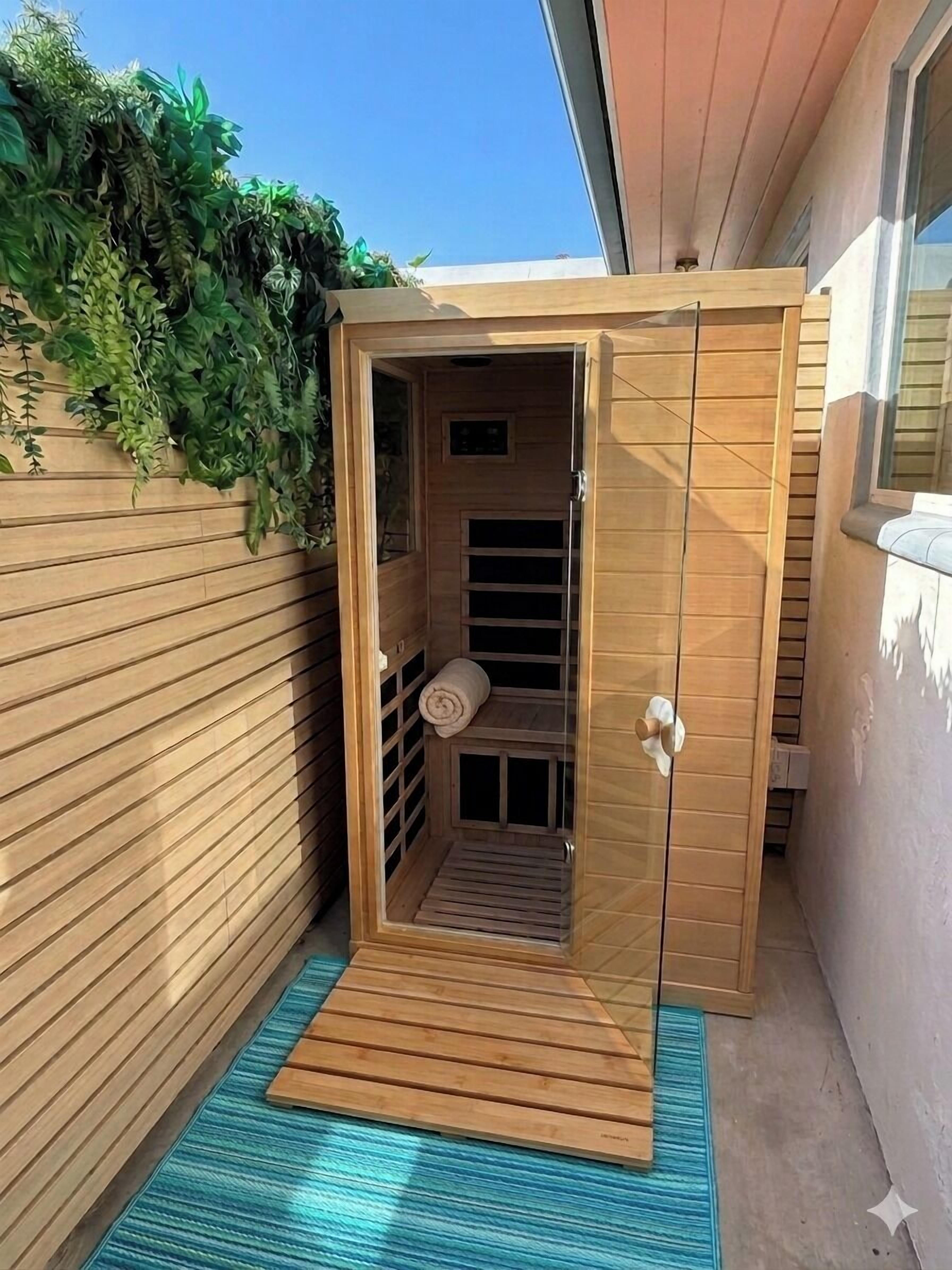 Deluxe Room, Patio, Kitchenette | Terrace/patio