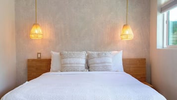 Serene Queen Hideaway with Sauna | Con stile personalizzato, con arredamento individuale, tende oscuranti