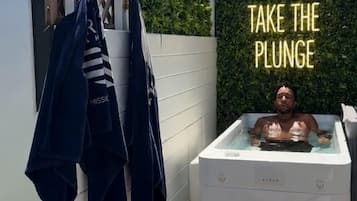 Bathtub spa outdoor