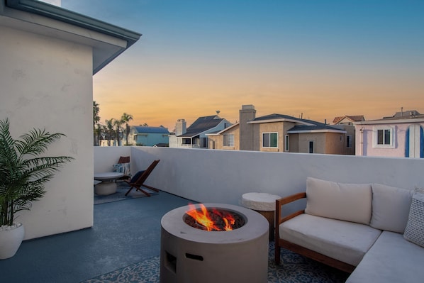 Luxury Suite, 2 Bedrooms, Patio, Ocean View | 1 bedroom, individually decorated, individually furnished, free WiFi