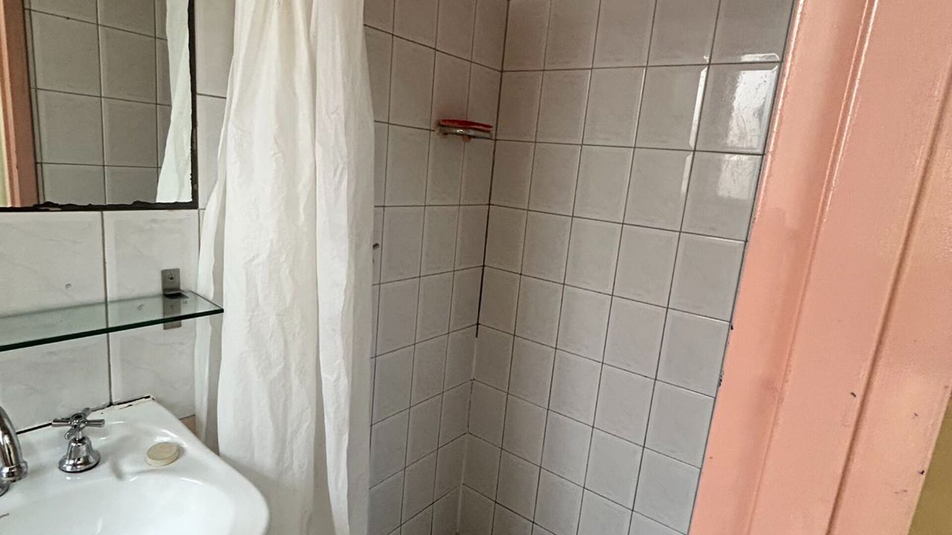 Shower, towels