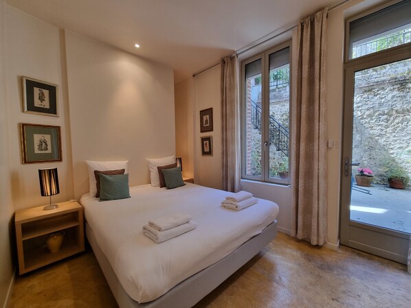 2 chambres, fer et planche à repasser, lit parapluie, Wi-Fi