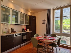 Fridge, microwave, oven, dishwasher - “La Maison du Puits”, with wood-burning stove, Honfleur center 5P (Honfleur)