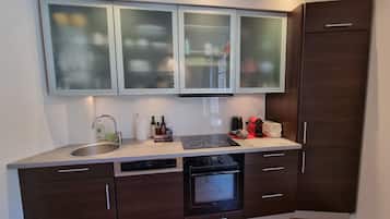 Frigorifero, microonde, forno, lavastoviglie