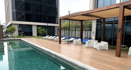 Luxury 2BD&2Bath Next to Plaza Hospital Pool