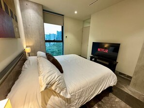 2 bedrooms, iron/ironing board, travel cot, WiFi