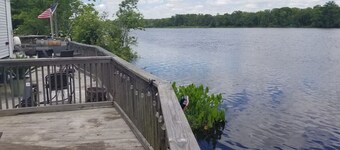 33 foot 5th Wheel camper. 3 slideouts, right on the Ogeechee River. Site 11