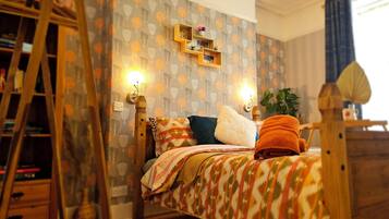 1 habitación, escritorio, tabla de planchar con plancha y wifi gratis