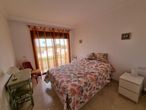2 bedrooms, iron/ironing board, WiFi, bed sheets - Casa Verano Roda Golf Resort with excellent golf, sea and sun! (San Javier)
