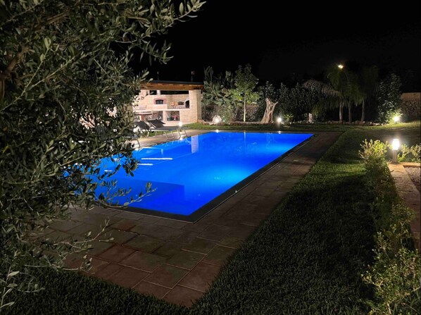 Utomhuspool