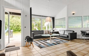 Smart-TV, Kamin, Stereoanlage