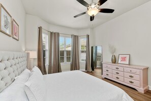 3 Schlafzimmer, Schreibtisch, kostenloses WLAN, Bettwäsche