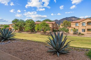 Exterior - Gated Ventana Condo /Pinnacle Canyon /Heated Pool/Gym/Spa! (Tucson)
