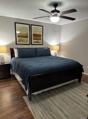 2 室のベッドルーム、アイロン / アイロン台、WiFi、ベッドシーツ