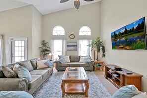 Smart TV, futbolito y libros 