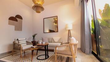 Deluxe Suite | Ropa de cama de alta calidad y minibar