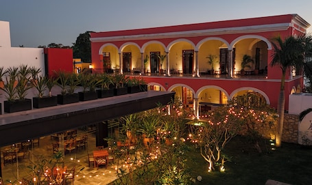 Exterior. Casa Loreto 1893