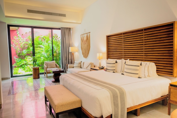 Deluxe Suite | Ropa de cama de alta calidad y minibar